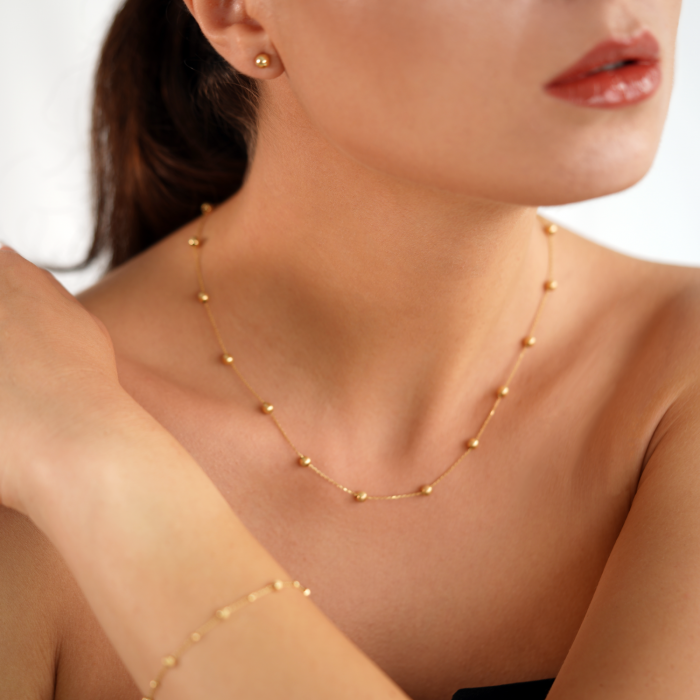 Bratara din Aur Galben de 18K cu Bile Diamantate si Bile Satinate Bratara din Aur Galben de 18K cu Bile Diamantate si Bile Satinate